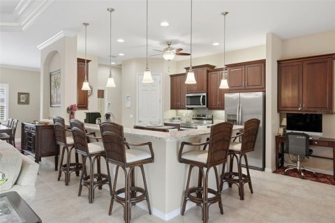 House in Parrish, Florida 4 bedrooms, 264.03 sq.m. № 2296768 - photo 9