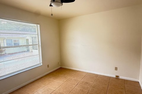 Casa en alquiler en Cape Coral, Florida, 2 dormitorios № 1947493 - foto 7