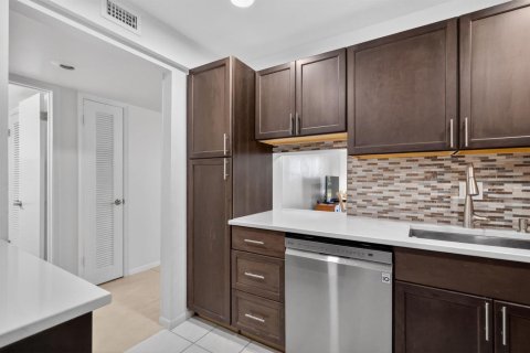 Condo in Boynton Beach, Florida, 1 bedroom № 2377300