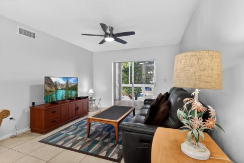 Condo in Boynton Beach, Florida, 1 bedroom  № 2377300 - photo 12