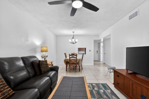 Condo in Boynton Beach, Florida, 1 bedroom  № 2377300 - photo 15