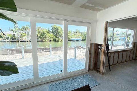 Condo in Holmes Beach, Florida, 2 bedrooms № 2167505 - photo 16