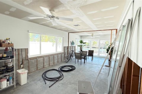 Condo in Holmes Beach, Florida, 2 bedrooms № 2167505 - photo 12