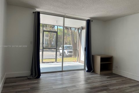 Снять в аренду кондоминиум в Лодерхилл, Флорида 1 спальня, 74.32м2, № 2028982 - фото 25