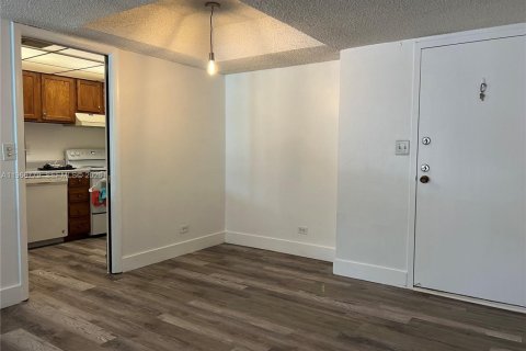 Снять в аренду кондоминиум в Лодерхилл, Флорида 1 спальня, 74.32м2, № 2028982 - фото 22