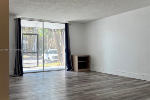 Снять в аренду кондоминиум в Лодерхилл, Флорида 1 спальня, 74.32м2, № 2028982 - фото 29