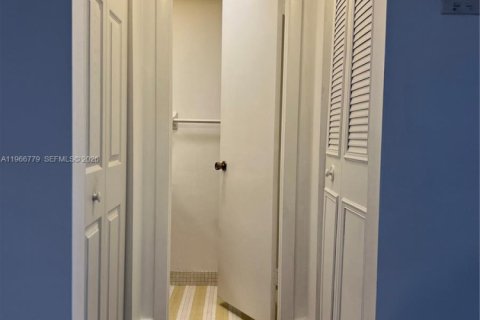 Снять в аренду кондоминиум в Лодерхилл, Флорида 1 спальня, 74.32м2, № 2028982 - фото 6