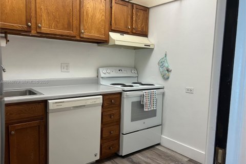 Снять в аренду кондоминиум в Лодерхилл, Флорида 1 спальня, 74.32м2, № 2028982 - фото 9