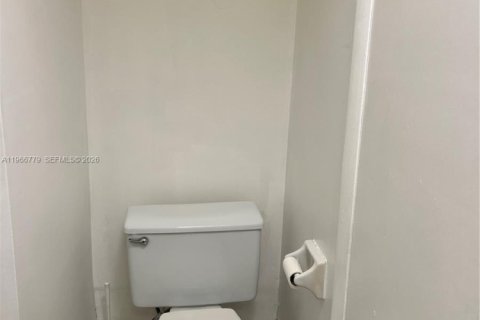 Снять в аренду кондоминиум в Лодерхилл, Флорида 1 спальня, 74.32м2, № 2028982 - фото 10