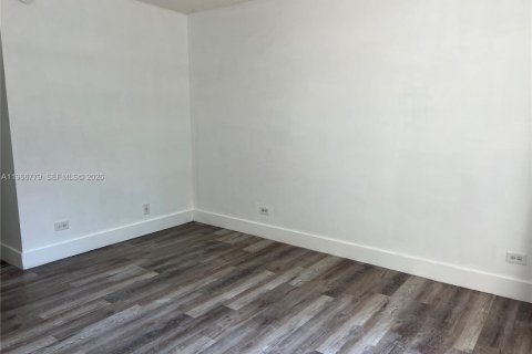 Снять в аренду кондоминиум в Лодерхилл, Флорида 1 спальня, 74.32м2, № 2028982 - фото 19