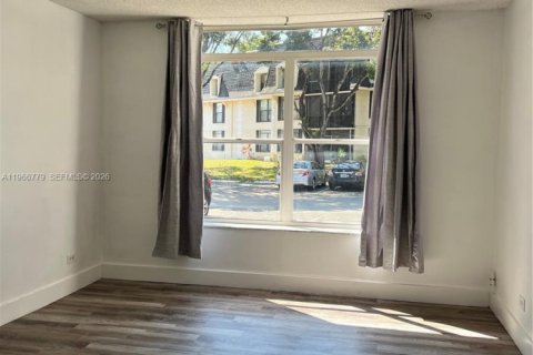 Снять в аренду кондоминиум в Лодерхилл, Флорида 1 спальня, 74.32м2, № 2028982 - фото 20