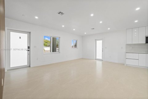 Villa ou maison à vendre à Miami Gardens, Floride: 3 chambres, 106.84 m2 № 2069030 - photo 7