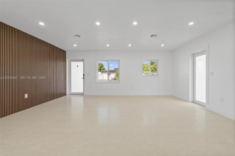 Villa ou maison à vendre à Miami Gardens, Floride: 3 chambres, 106.84 m2 № 2069030 - photo 9