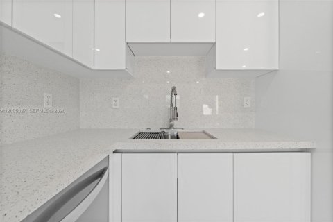 Villa ou maison à vendre à Miami Gardens, Floride: 3 chambres, 106.84 m2 № 2069030 - photo 14