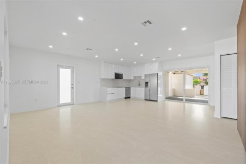 Villa ou maison à vendre à Miami Gardens, Floride: 3 chambres, 106.84 m2 № 2069030 - photo 5