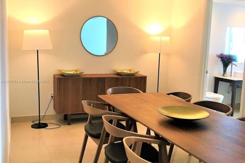 Condo in Miami, Florida, 2 bedrooms  № 1959705 - photo 10