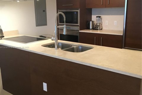 Condo in Miami, Florida, 2 bedrooms  № 1959705 - photo 25