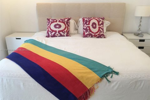 Condo in Miami, Florida, 2 bedrooms  № 1959705 - photo 29