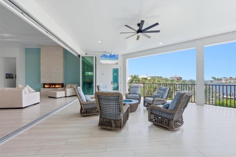 House in Sarasota, Florida 3 bedrooms, 523.6 sq.m. № 2302127 - photo 23