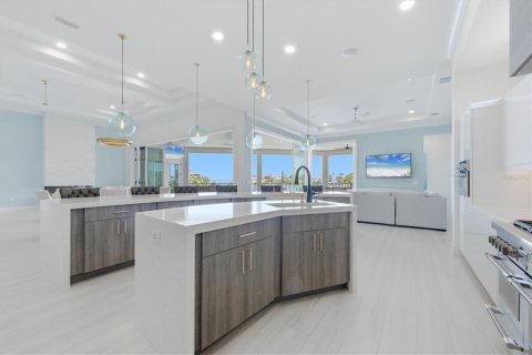 House in Sarasota, Florida 3 bedrooms, 523.6 sq.m. № 2302127 - photo 13