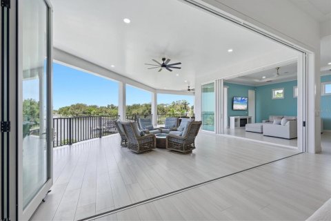 House in Sarasota, Florida 3 bedrooms, 523.6 sq.m. № 2302127 - photo 21