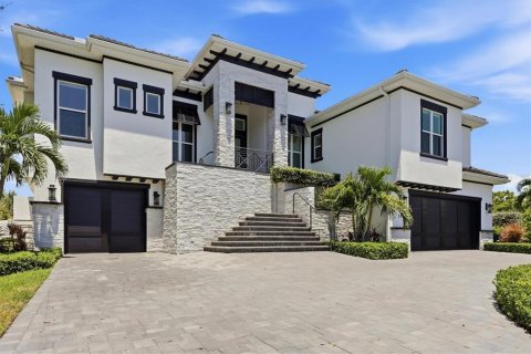 House in Sarasota, Florida 3 bedrooms, 523.6 sq.m. № 2302127 - photo 4