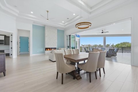 House in Sarasota, Florida 3 bedrooms, 523.6 sq.m. № 2302127 - photo 20