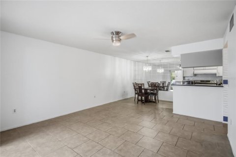 Copropriété à vendre à Bradenton, Floride: 1 chambre, 64.66 m2 № 2093971 - photo 5
