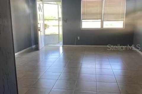 Villa ou maison à vendre à Palm Bay, Floride: 4 chambres, 141.12 m2 № 2150215 - photo 5