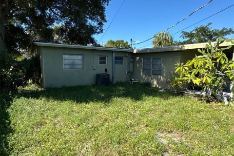 Villa ou maison à vendre à Palm Bay, Floride: 4 chambres, 141.12 m2 № 2150215 - photo 7