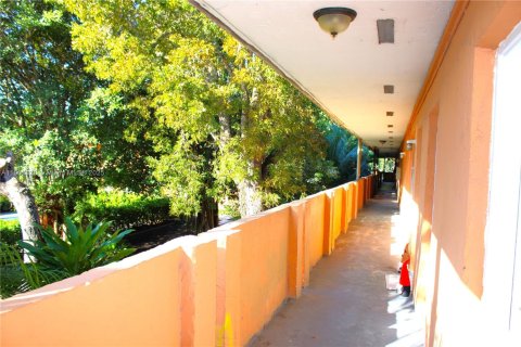 Condominio en alquiler en Cutler Bay, Florida, 2 dormitorios, 71.07 m2 № 2017388 - foto 17