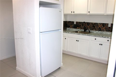 Condominio en alquiler en Cutler Bay, Florida, 2 dormitorios, 71.07 m2 № 2017388 - foto 21