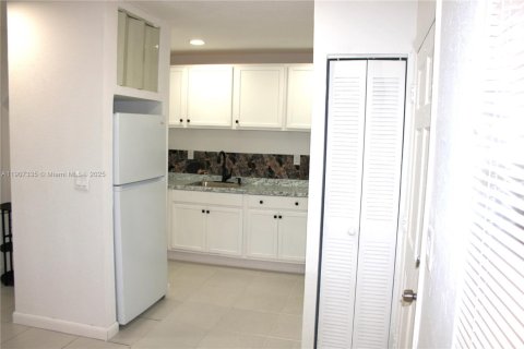 Condominio en alquiler en Cutler Bay, Florida, 2 dormitorios, 71.07 m2 № 2017388 - foto 25