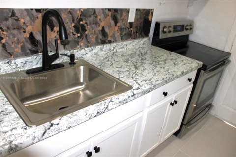 Condominio en alquiler en Cutler Bay, Florida, 2 dormitorios, 71.07 m2 № 2017388 - foto 23