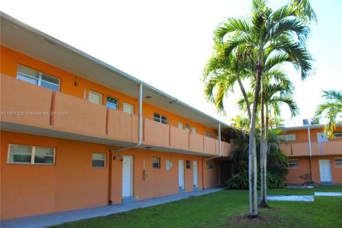 Condo à Cutler Bay, Floride, 2 chambres  № 2017388