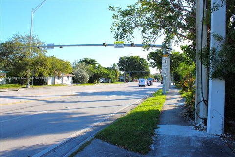 Condominio en alquiler en Cutler Bay, Florida, 2 dormitorios, 71.07 m2 № 2017388 - foto 5