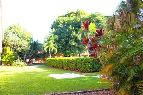 Condominio en alquiler en Cutler Bay, Florida, 2 dormitorios, 71.07 m2 № 2017388 - foto 11