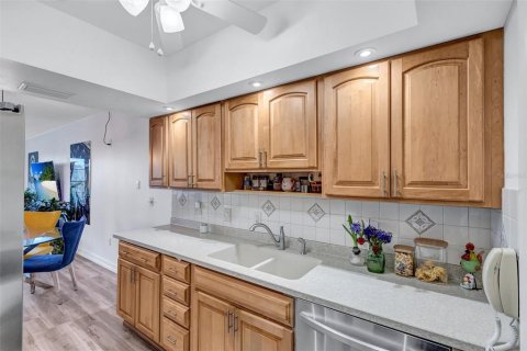 Copropriété à vendre à Longboat Key, Floride: 2 chambres, 97.18 m2 № 2109545 - photo 9