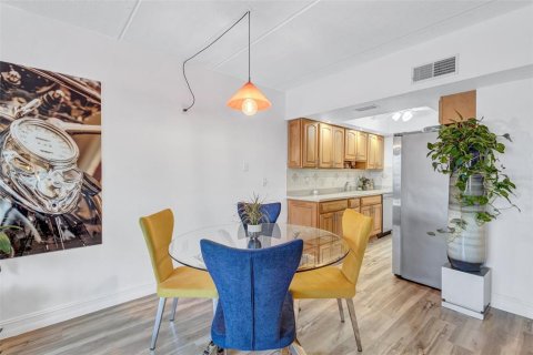 Copropriété à vendre à Longboat Key, Floride: 2 chambres, 97.18 m2 № 2109545 - photo 15