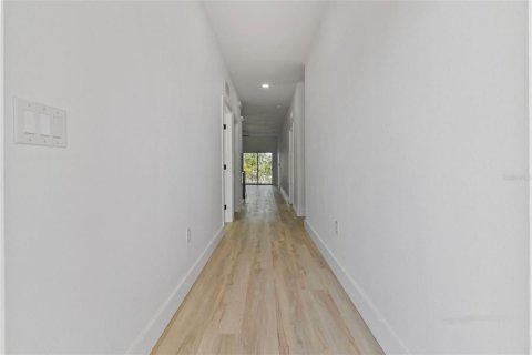Купить коммерческую недвижимость в Порт-Шарлотт, Флорида 6 спален, 223.34м2, № 1554424 - фото 24