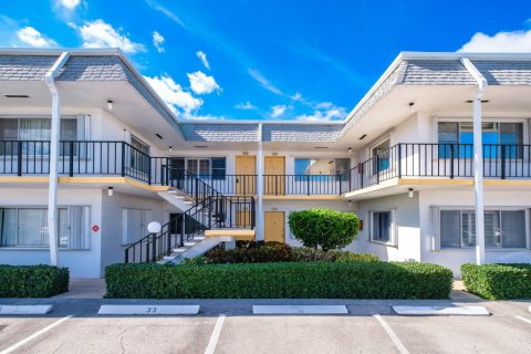 Condo in Lake Worth, Florida, 1 bedroom  № 1080637 - photo 1