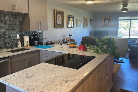 Copropriété à vendre à Stuart, Floride: 2 chambres, 110.18 m2 № 2261198 - photo 2