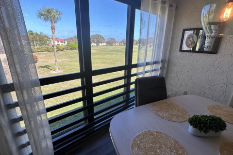 Copropriété à vendre à Stuart, Floride: 2 chambres, 110.18 m2 № 2261198 - photo 9