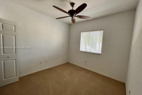 Снять в аренду таунхаус в Хомстед, Флорида 3 спальни, 155.15м2, № 2004728 - фото 4