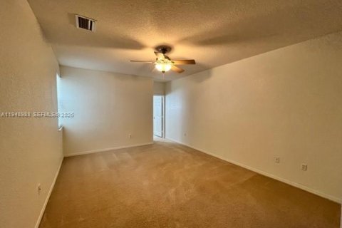 Снять в аренду таунхаус в Хомстед, Флорида 3 спальни, 155.15м2, № 2004728 - фото 2