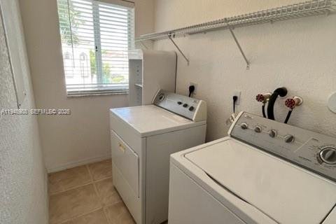 Снять в аренду таунхаус в Хомстед, Флорида 3 спальни, 155.15м2, № 2004728 - фото 7