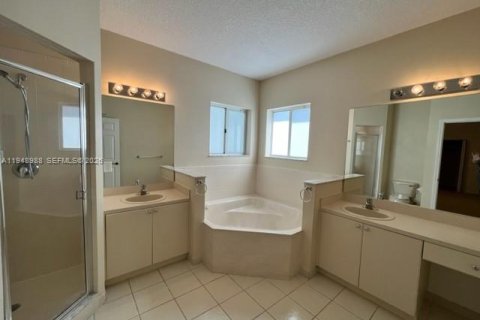 Снять в аренду таунхаус в Хомстед, Флорида 3 спальни, 155.15м2, № 2004728 - фото 3