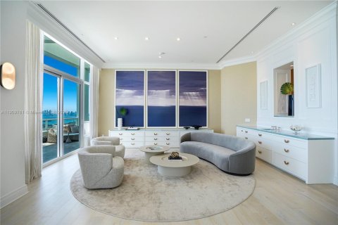 Condo in Miami Beach, Florida, 5 bedrooms  № 2013137 - photo 14