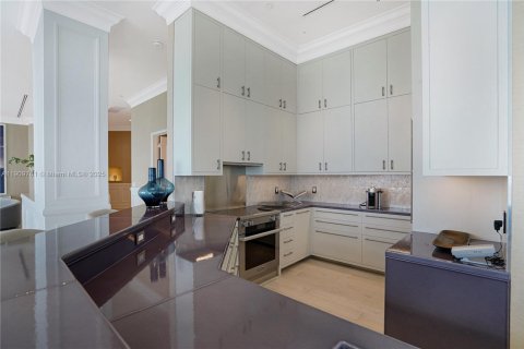 Condo in Miami Beach, Florida, 5 bedrooms  № 2013137 - photo 28