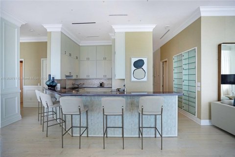 Condo in Miami Beach, Florida, 5 bedrooms  № 2013137 - photo 29